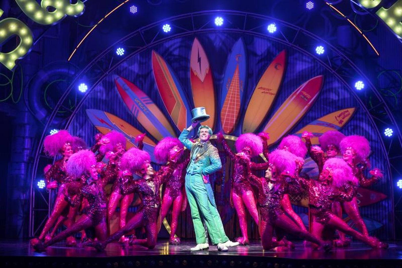 Bye, Bye, Bikini Bottom! SPONGEBOB SQUAREPANTS Takes Final Broadway Bow Today  Image