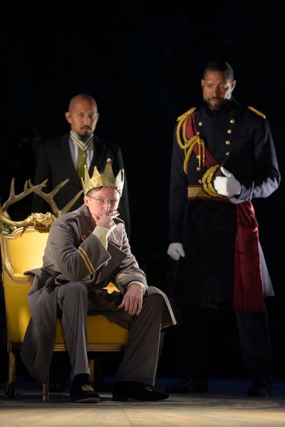 Joseph  Patrick  Oâ€™Malley  (King  Henry  VI),  (background,  l-r)  Jomar  Taga Photo