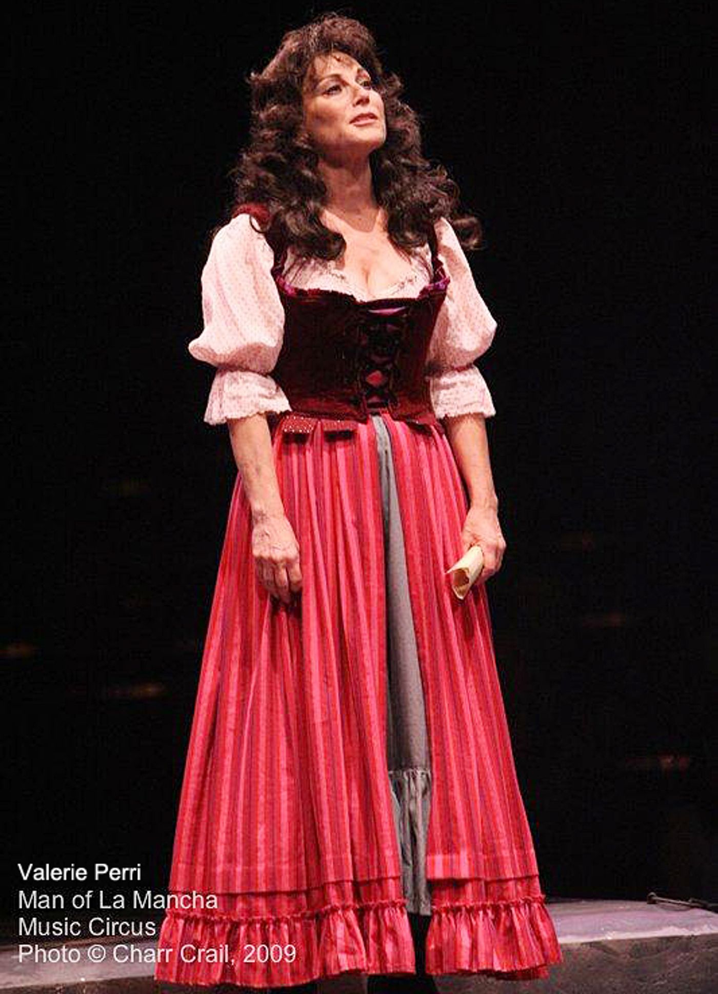 Interview: Valerie Perri Loves Making The Theatre WORLD GO 'ROUND  Image