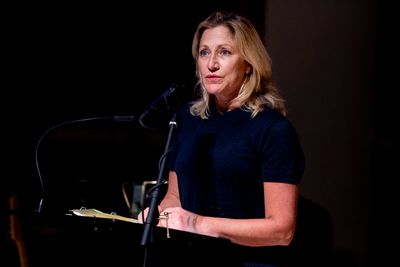 Edie Falco Photo