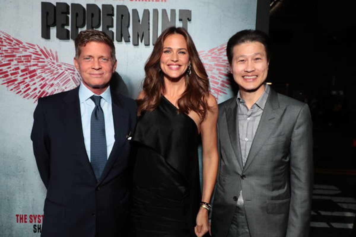 Robert Simonds, Jennifer Garner and Dominic Ng  at 