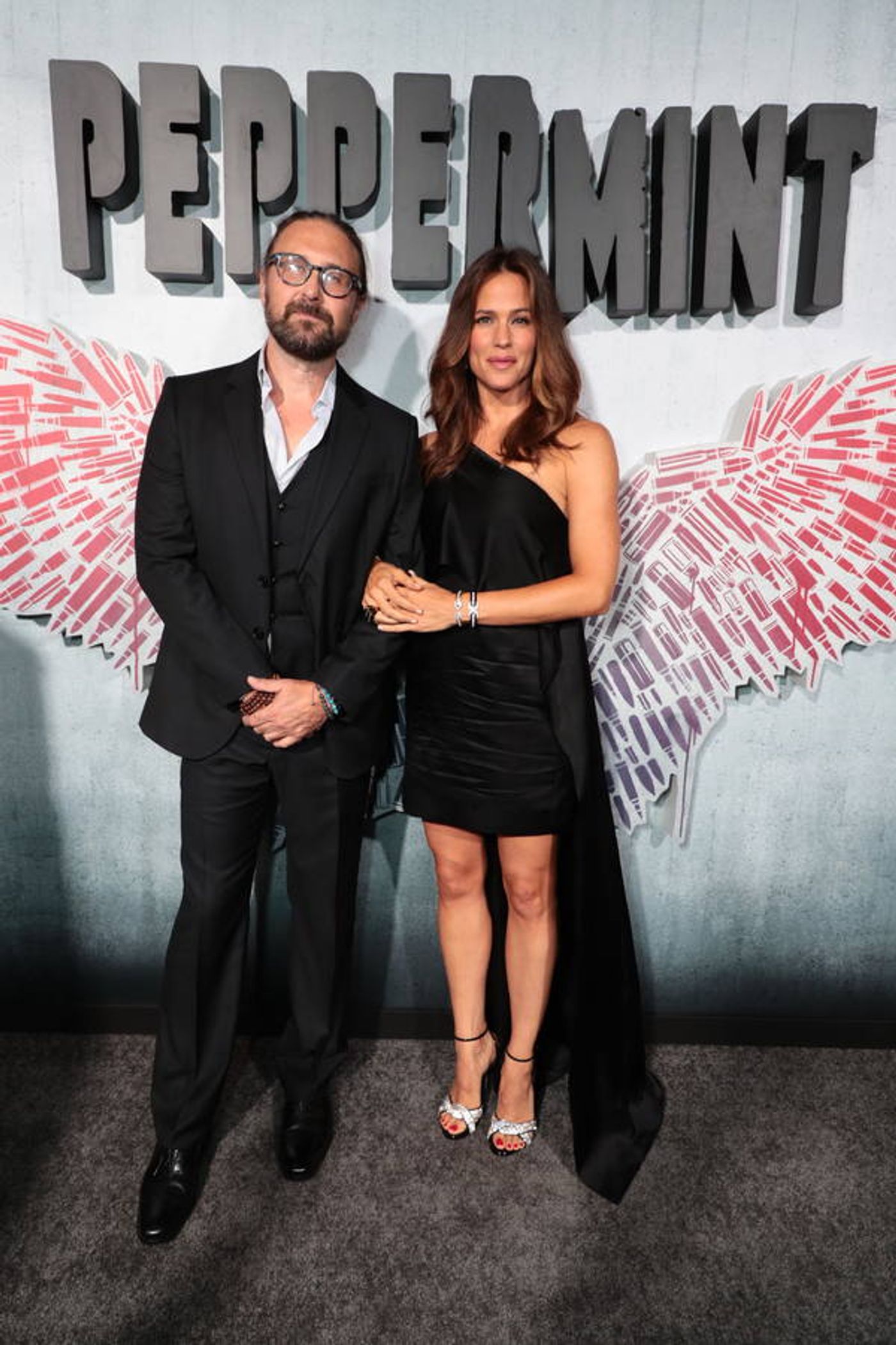 Photo Coverage: See the Red Carpet Photos from the World Premiere of PEPPERMINT Starring Jennifer Garner  Image