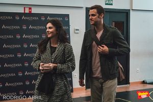 Jana Gomez (Anya) e Inigo Etayo (Dimitri) Photo