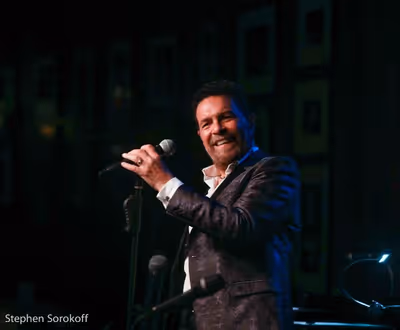 Clint Holmes Photo