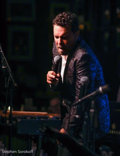 Clint Holmes Photo