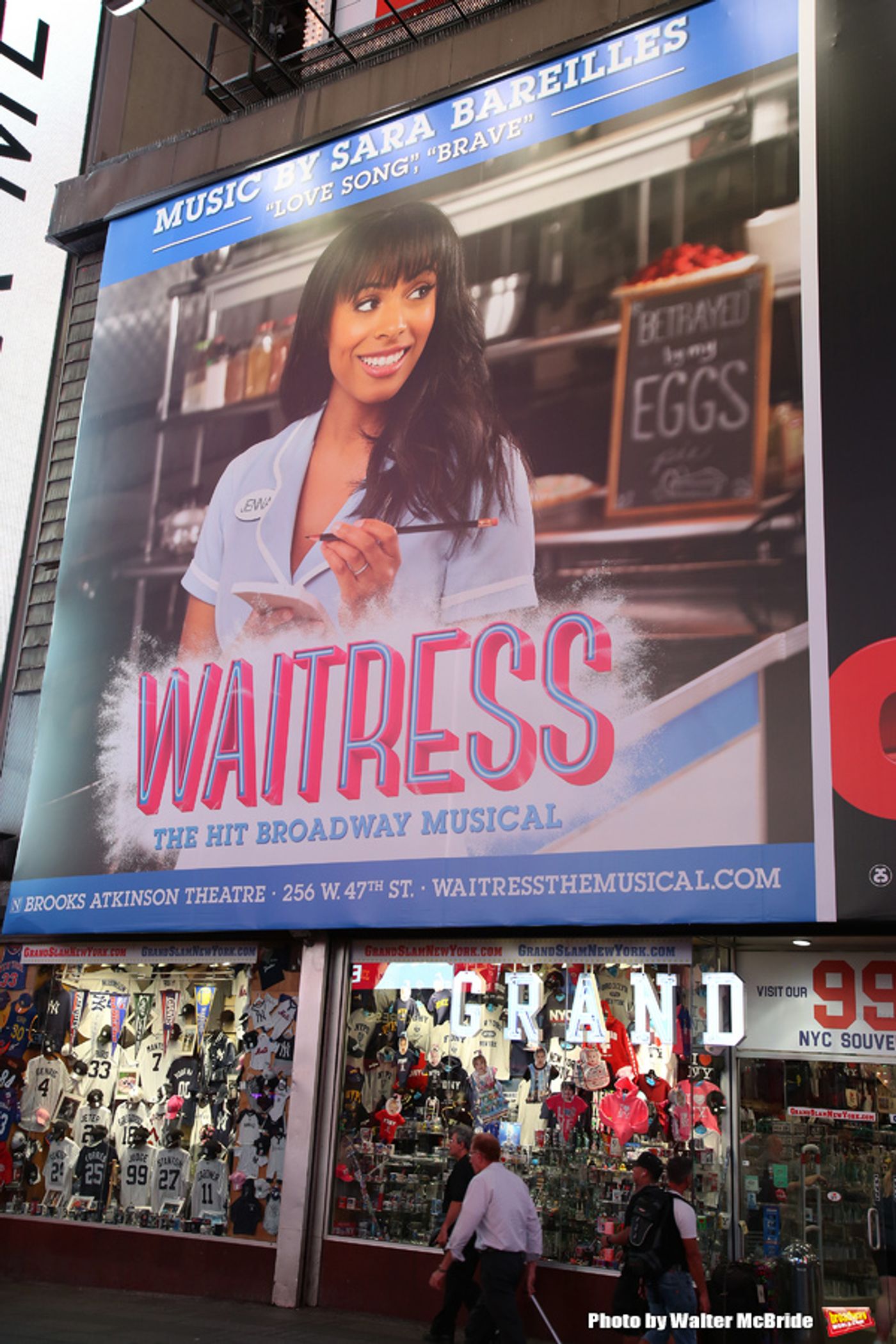 Photo Coverage: Nicolette Robinson Makes Her Broadway Debut in WAITRESS  Image