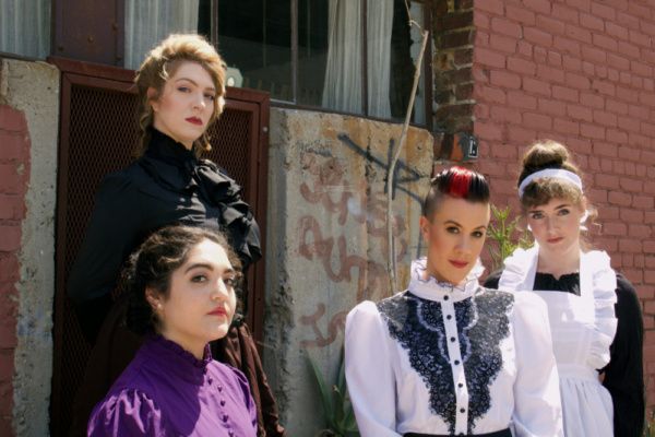 The show is a killer mash-up of the famous Borden history and live concert in this en Photo