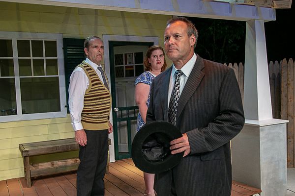 Jonathan Ross (Dr. Bayliss), Stacy-Lee Frome (Sue Bayliss), Deron Bayer (George Deeve Photo