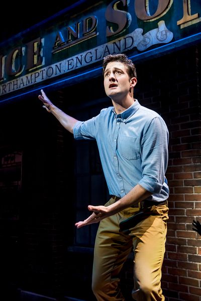 Oliver Tompsett Photo