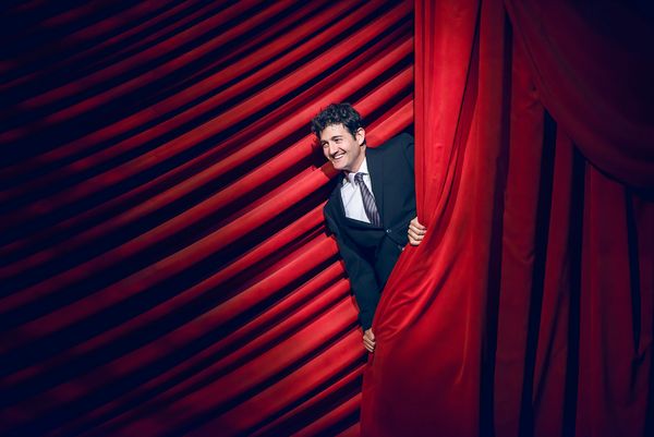 Oliver Tompsett Photo