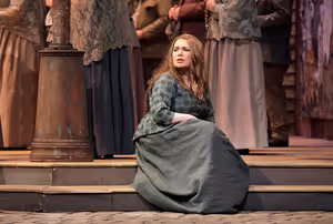 Ekaterina Semenchuk as Santuzza in Mascagni's "Cavalleria Rusticana."
@ BroadwayWorld Ekaterina Semenchuk as Santuzza in Mascagni's "Cavalleria Rusticana."
Photo