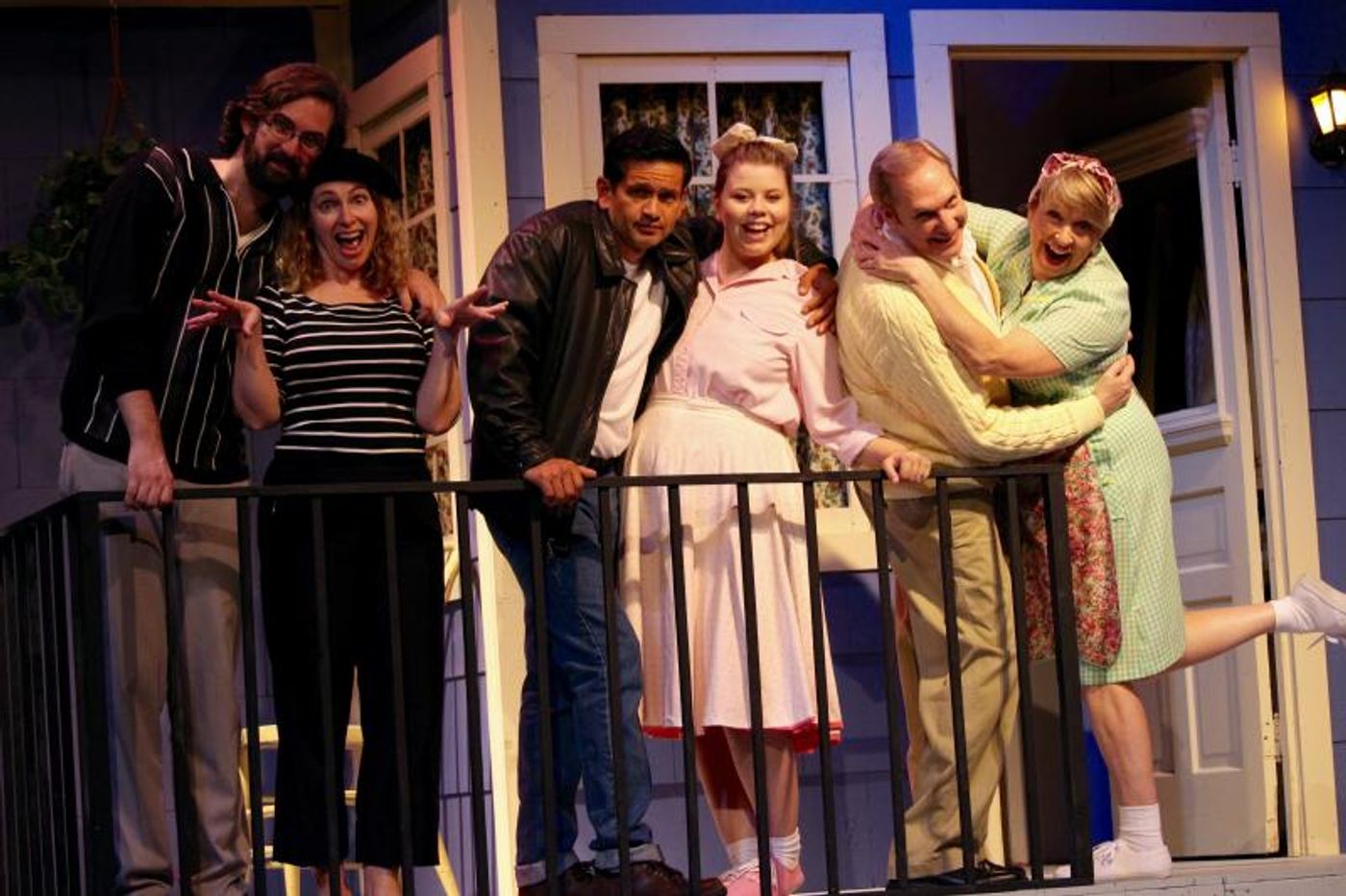 Review: HILDA'S YARD at The Lofte Theatre is a Good Place to Hang Out  Image