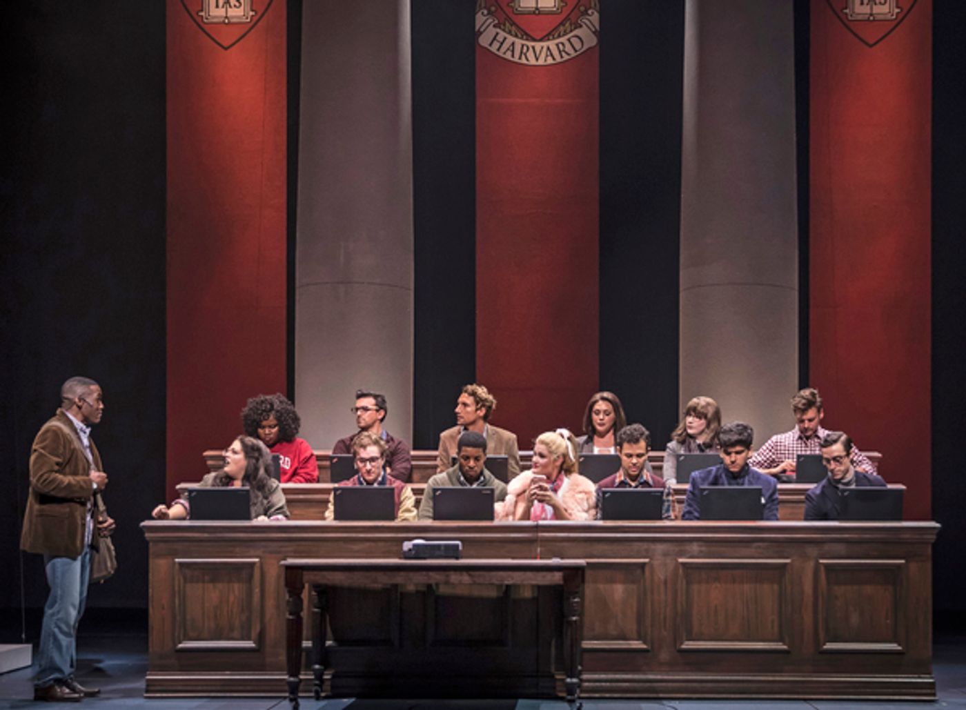Photo Flash: First Look at Paramount Theatre's LEGALLY BLONDE  Image