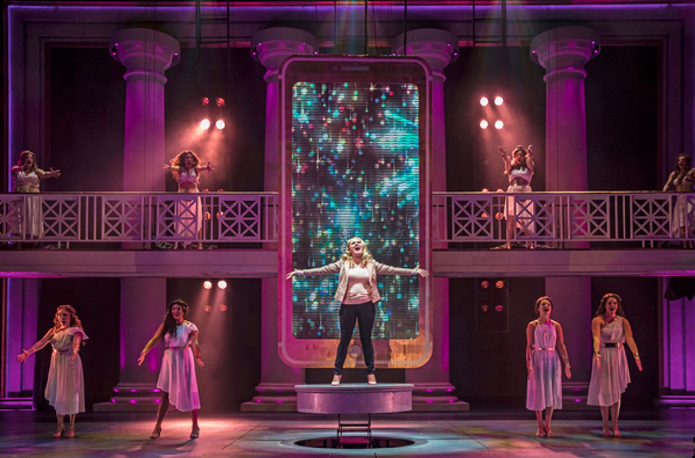 Photo Flash: First Look at Paramount Theatre's LEGALLY BLONDE  Image