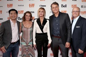 Amazon Studios VP & COO Albert Cheng, Anne Blackburn, Julia Roberts, Amazon SVP Jeff  Photo