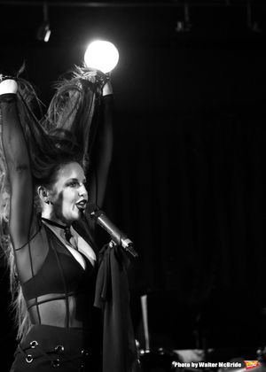 Jennifer Simard  Photo