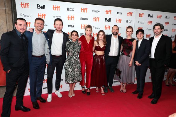 Chris Coy, Tommy Dewey, Mark O'Brien, Molly Ephraim, Ari Graynor, Kaitlyn Dever, Stev Photo
