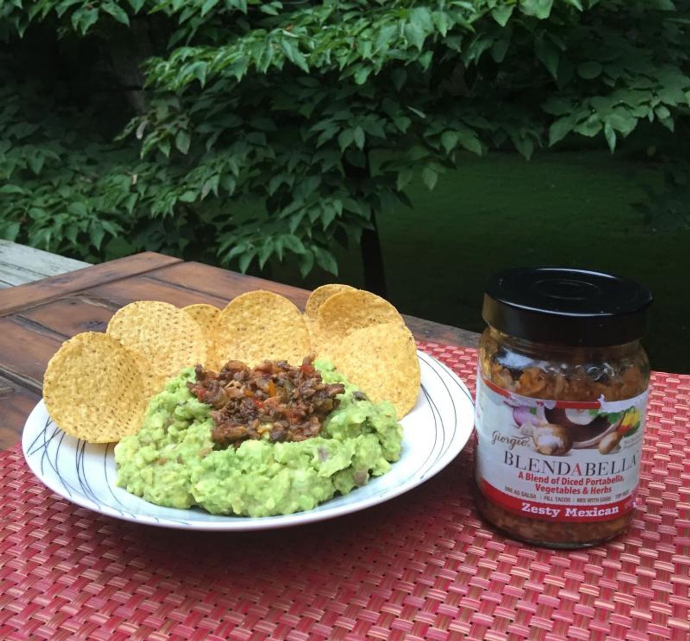 Marinas Menu & Lifestyle:  BLENDABELLA Makes Hummus and Guacamole Great  Image