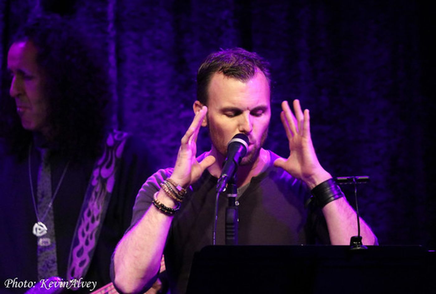 Photo Flash: Jenn Colella and Chilina Kennedy Charm at Birdland  Image