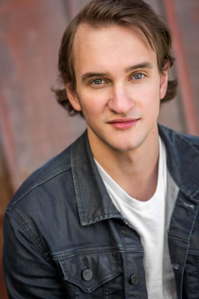 Friday 5(+1): The Cast of HAIRSPRAY At The Roxy Regional Theatre  Image