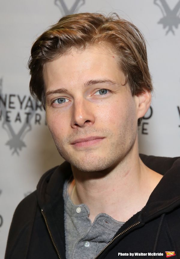 Hunter Parrish Photo