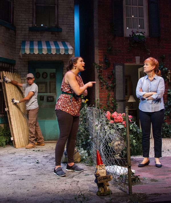 Zachariah Gonzalez (Gomez Landscapers), Vivia Font (Tania Del Valle), Navida Stein (V Photo