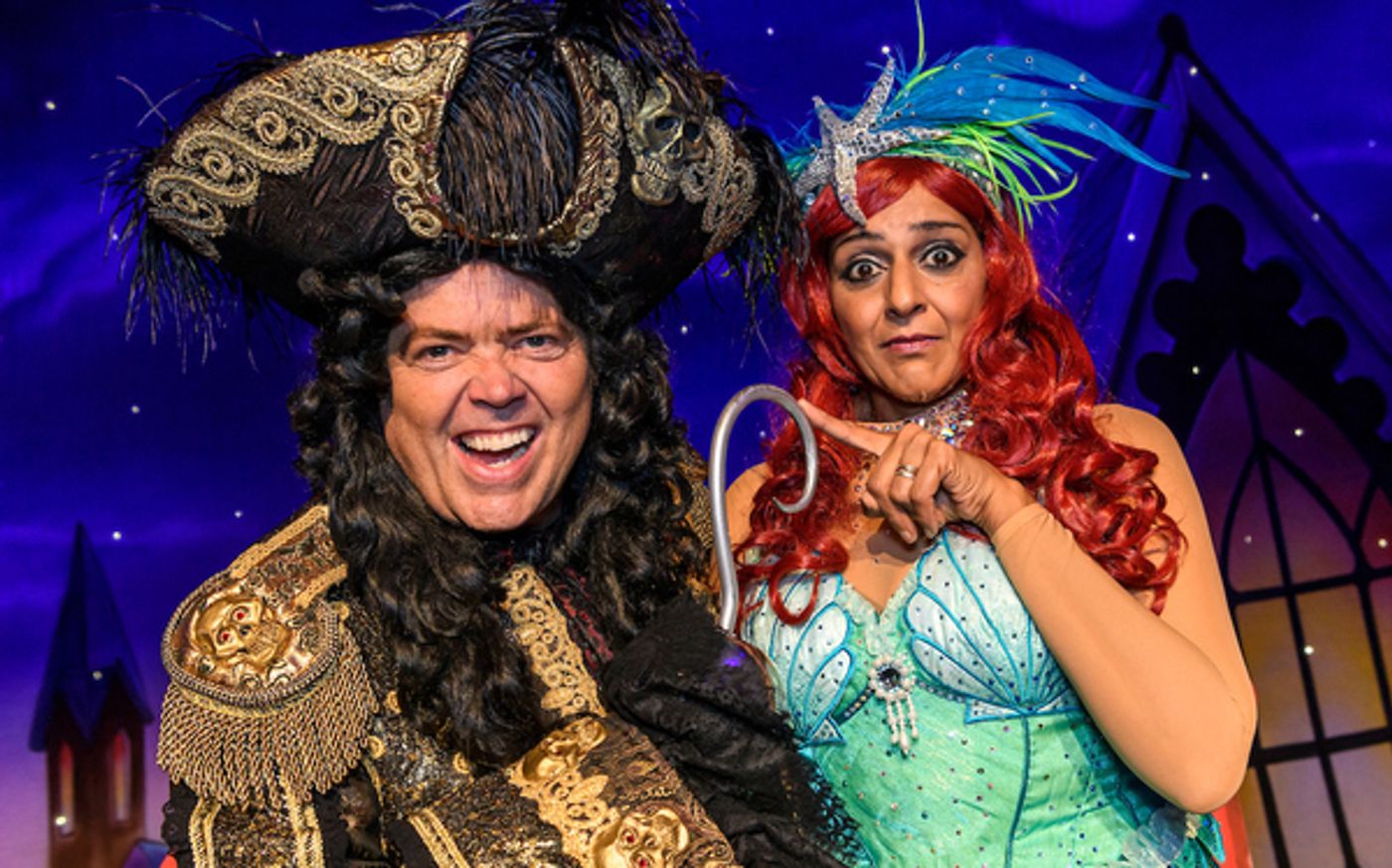 Photo Flash: Panto Stars Fly Into Birmingham To Launch PETER PAN  Image