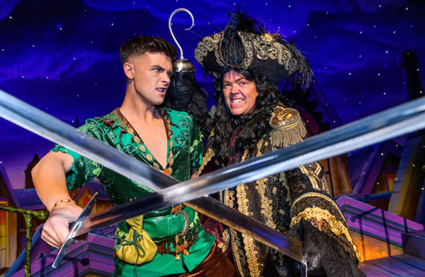 Photo Flash: Panto Stars Fly Into Birmingham To Launch PETER PAN  Image