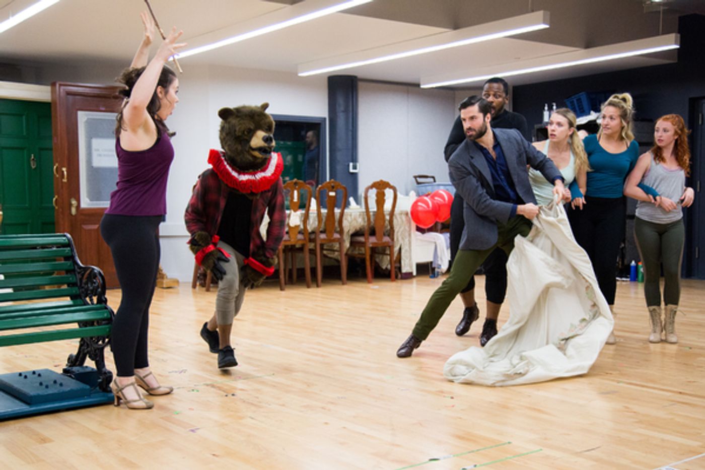 Photo Coverage: Barrie's Back! Meet the Company of the FINDING NEVERLAND National Tour  Image