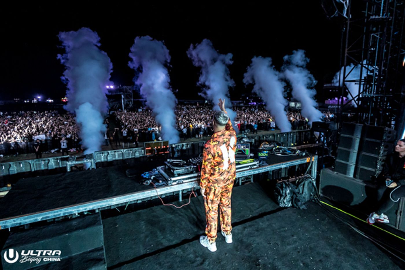 Photo Flash: Armin Van Buuren, DJ Snake, and More Perform at Ultra Beijing  Image