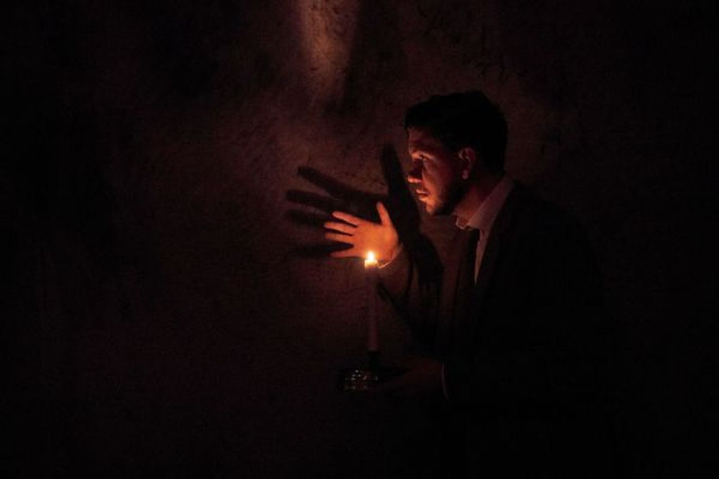 Photo Flash: Halloween Comes Early with Cleveland Play House's THE WOMAN IN BLACK  Image