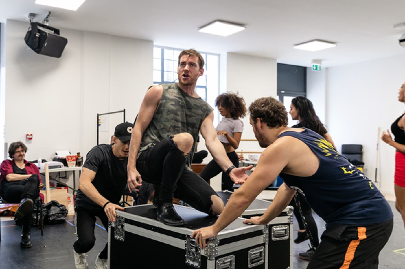 Photo Flash: In Rehearsal with ROCK OF AGES  Image