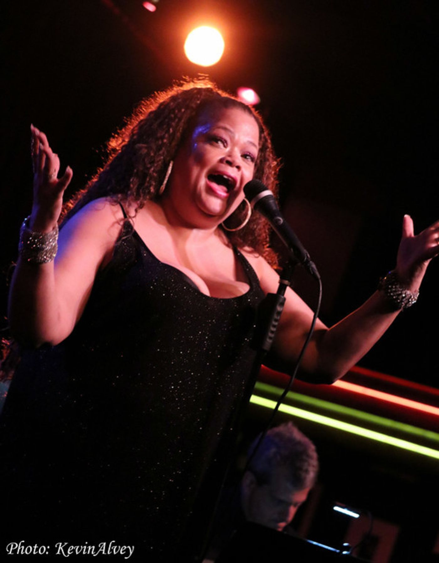 Photo Flash: Birdland Hosts Natalie Douglas  Image