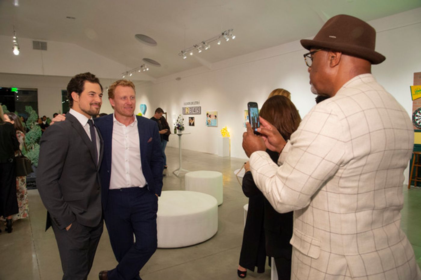 Photo Flash: The Cast of GREY'S ANATOMY Celebrates Season 15 with Opening Night Event  Image