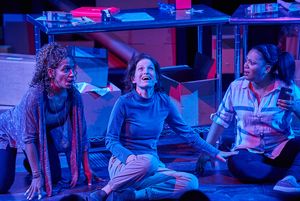  Joselin  Reyes,  Cynthia  Barrett  &  Falashay  Pearson    Photo