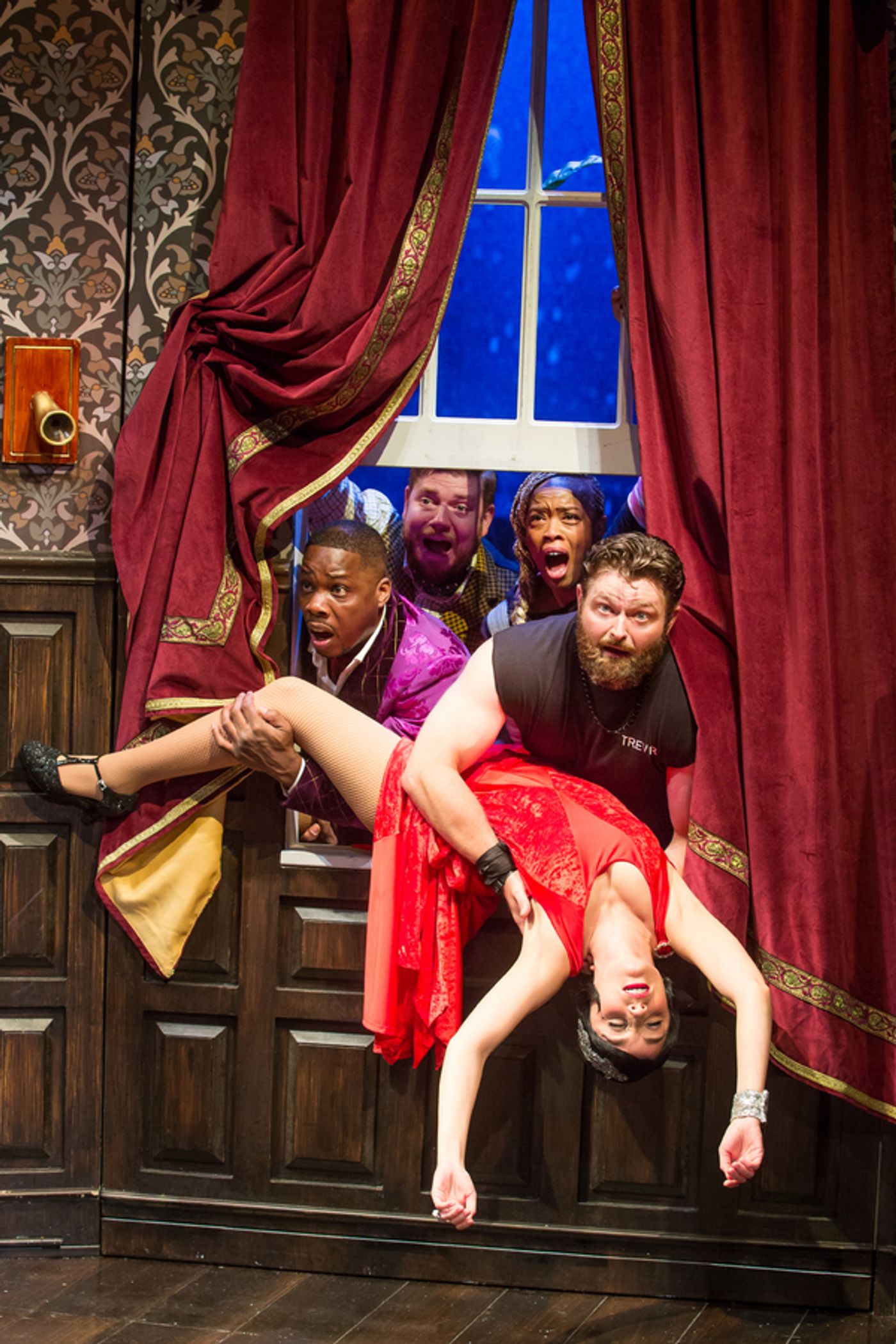 Photo Flash: Get A First Look at THE PLAY THAT GOES WRONG National Tour Cast In Action  Image