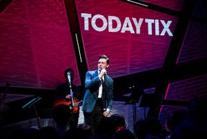 Erich Bergen @ BroadwayWorld Erich Bergen Photo