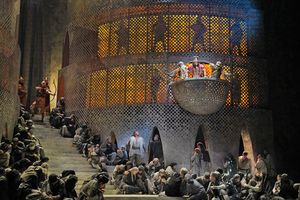 Roberto Alagna as Samson and Elchin Azizov as Abimélech in Act I of Saint-Saëns's "Samson et Dalila."
@ BroadwayWorld Roberto Alagna as Samson and Elchin Azizov as Abimélech in Act I of Saint-Saëns Photo