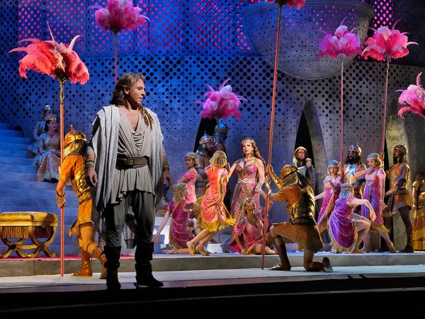 Roberto Alagna as Samson and ElÄ«na GaranÄa as Dalila in Saint-SaÃ«ns's 