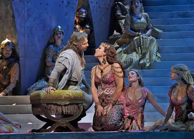 Roberto Alagna as Samson and ElÄ«na GaranÄa as Dalila in Saint-SaÃ«ns's "Samso Photo