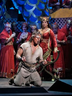 Roberto Alagna as Samson and ElÄ«na GaranÄa as Dalila in Saint-SaÃ«ns's "Samso Photo