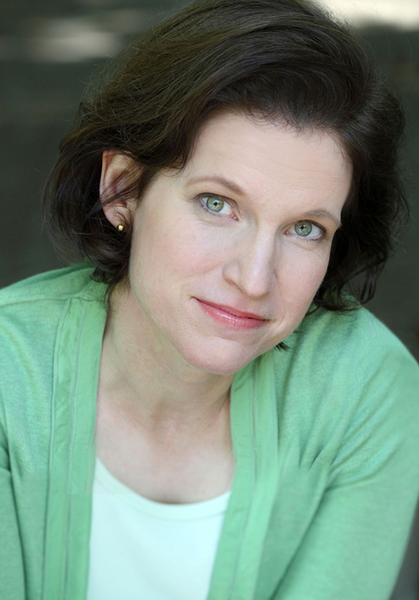 Interview: STRANGER THINGS' Cynthia Barrett Talks Aurora's BE HERE NOW, Finding Artistic Home in Atlanta, and More Interview: STRANGER THINGS' Cynthia Barrett Talks Aurora's BE HERE NOW, Finding Artistic Home in Atlanta, and More Image