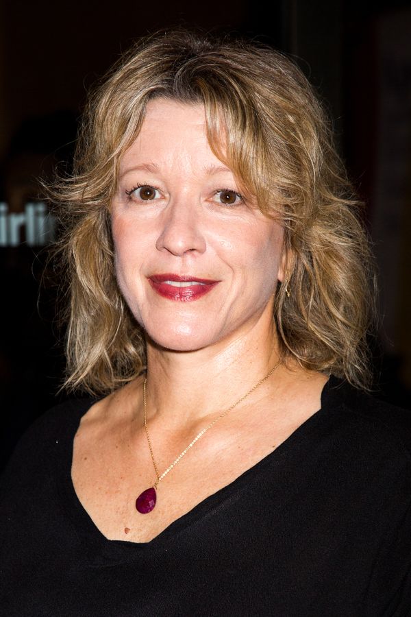 Linda Emond Photo
