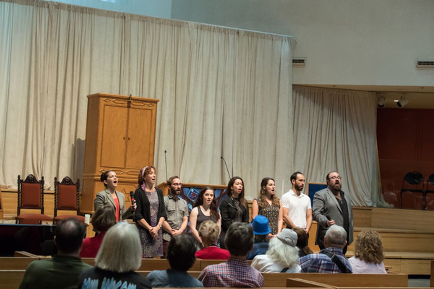 Photo Flash: FIDDLER ON THE ROOF in Yiddish Stops By Sing For Your Seniors  Image