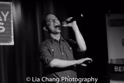 Garth Kravits rocks the classic 80's ballad 'Open Arms' Photo