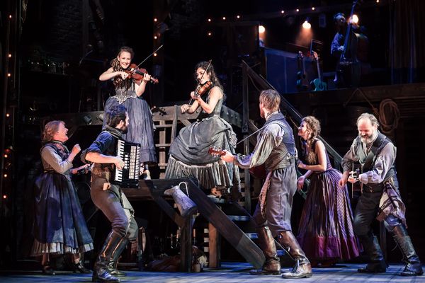 Photos: First Look at Mercury Theatre Colchester's MOLL FLANDERS — photo 9 of 16