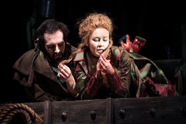 Photos: First Look at Mercury Theatre Colchester's MOLL FLANDERS — photo 7 of 16