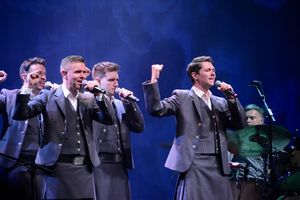 Ryan Kelly, Neil Byrne, Emmet Cahill and Damian McGinty @ BroadwayWorld Ryan Kelly, Neil Byrne, Emmet Cahill and Damian McGinty Photo