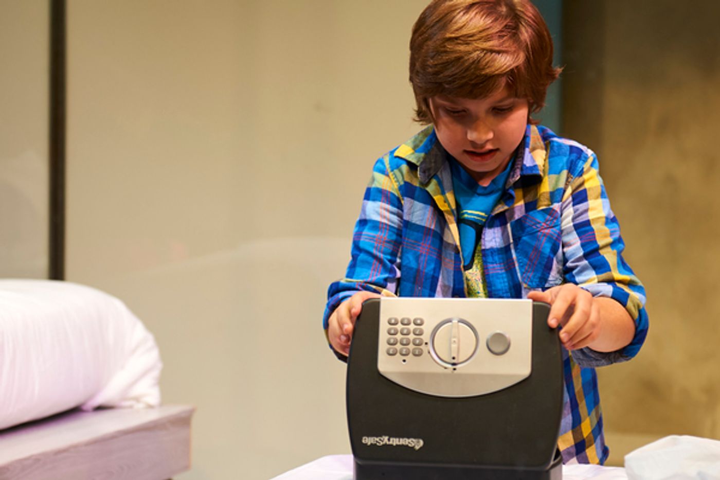 Photo Flash: First Look at Amelia Roper's ZURICH at Steep Theatre  Image