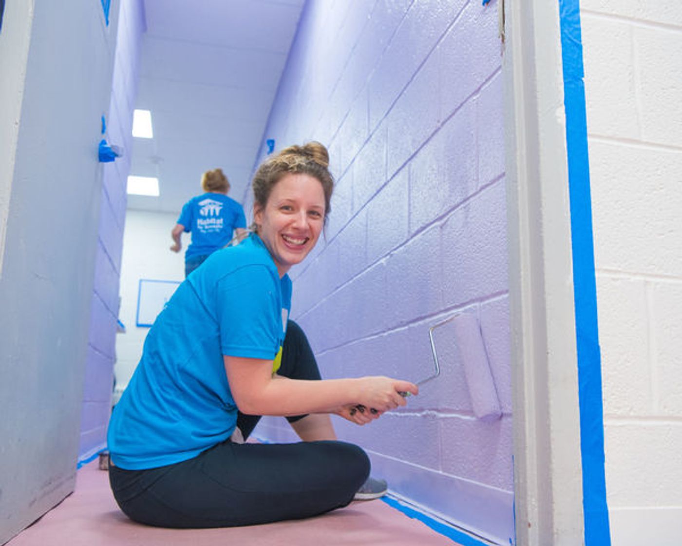 Photo Flash: Jessie Mueller, John Slattery & More Help Out Habitat for Humanity NYC at Broadway Builds  Image